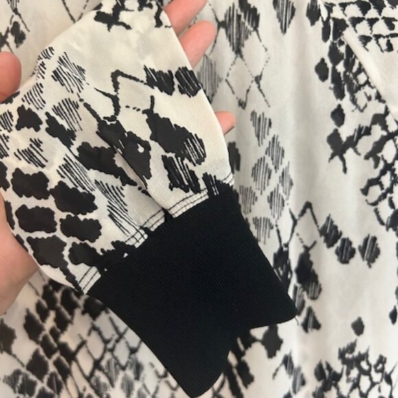 Trina Turk Pretty Python Georgette Hazel Silk Blouse -Size Small - Picture 5 of 7